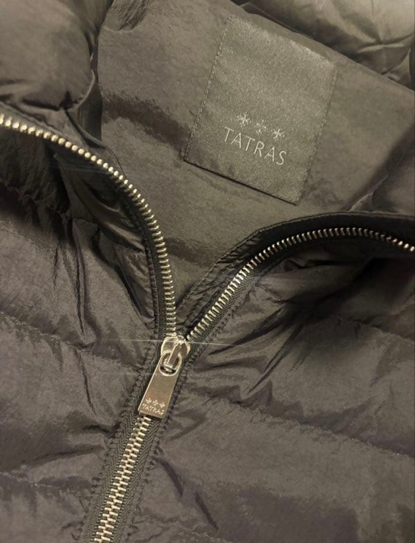 ま*さ様 極美品【TATRAS】 ダウンベスト MTAT24S4939-D サイ