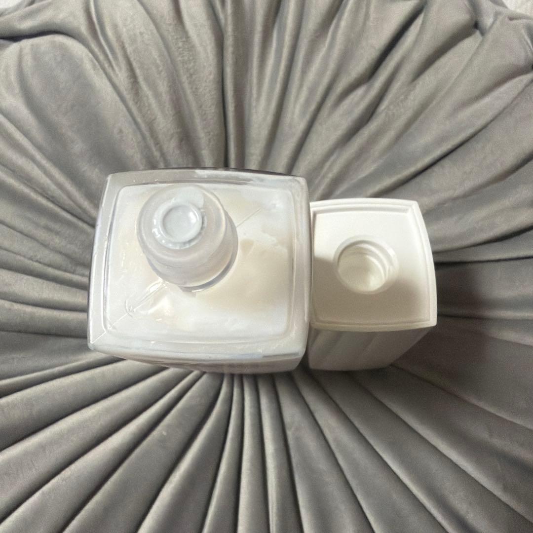 化粧水・ローション・トナー CHANEL LE BLANC ESSENCE LOTION 150ml