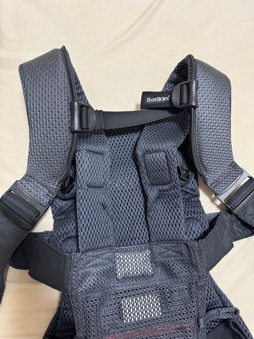 【美品】ベビービョルン 抱っこ紐 ONE KAI Air メッシュ ブラック