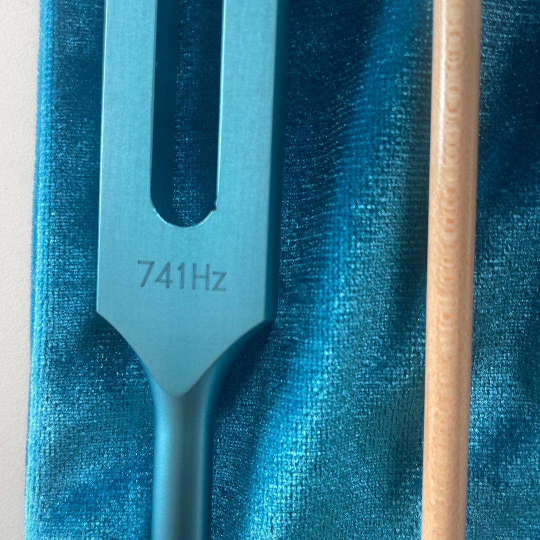 マドモアゼル愛 音叉 チューナー