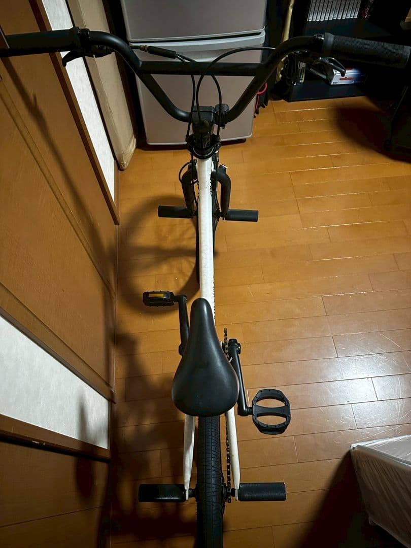 アーレスバイク AERIS BMX ホワイト(直接受け取りに来られる方限定)