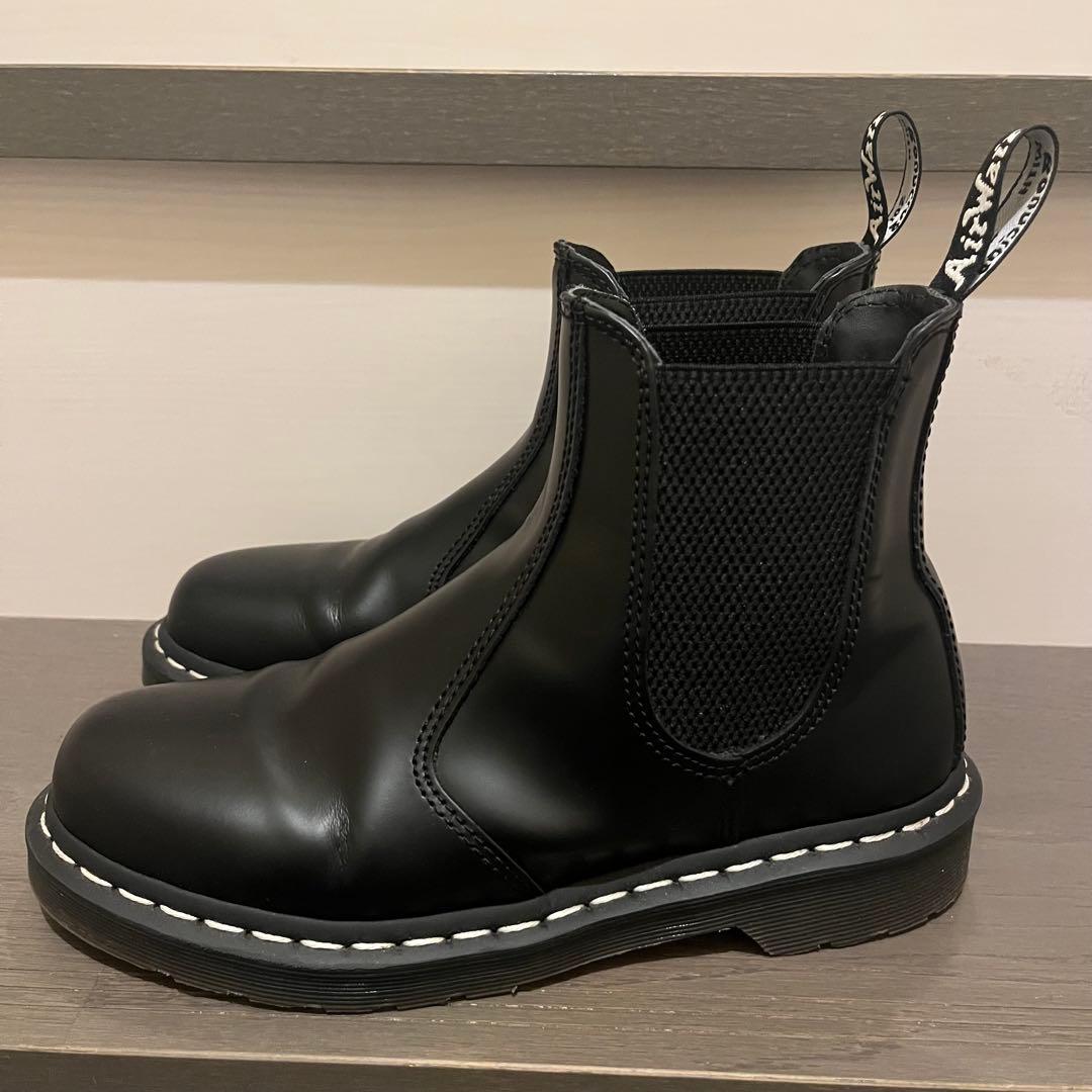 ホワイトステッチ チェルシーブーツ　ドクターマーチン