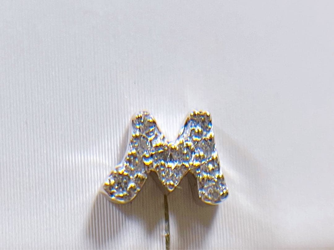 お値下げ最終日　テイクアップ　K18ホワイトゴールド　ダイヤモンドピアス　「Ｍ」