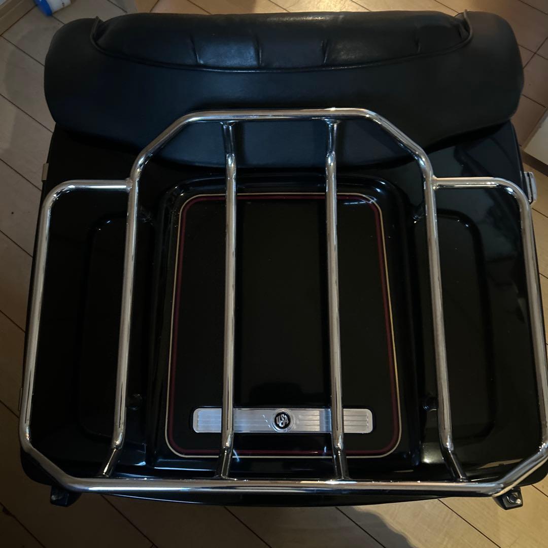 ハーレー　flhtcu-i 2001 純正　ツアーパック　スピーカー、キャリア付