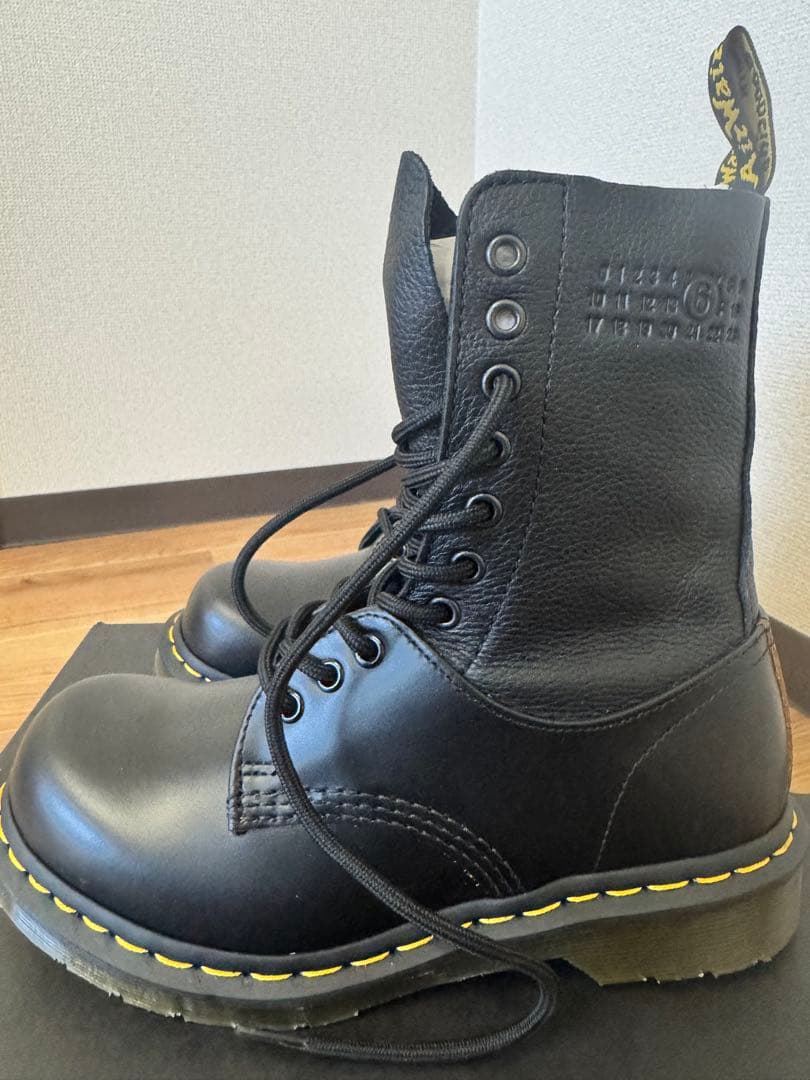 靴 MM6 x Dr. Martens