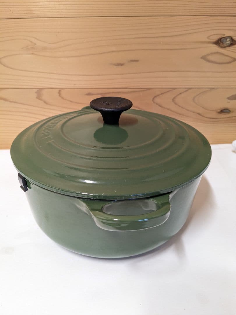 Le Creuset ル・クルーゼ 20cm　モスグリーン　両手鍋