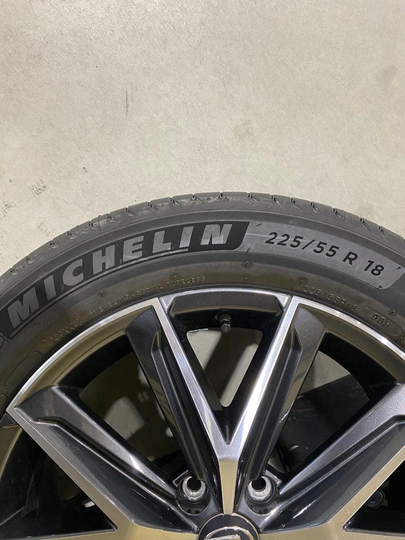 レクサス　LBX純正アルミホイール　タイヤ4本セット！