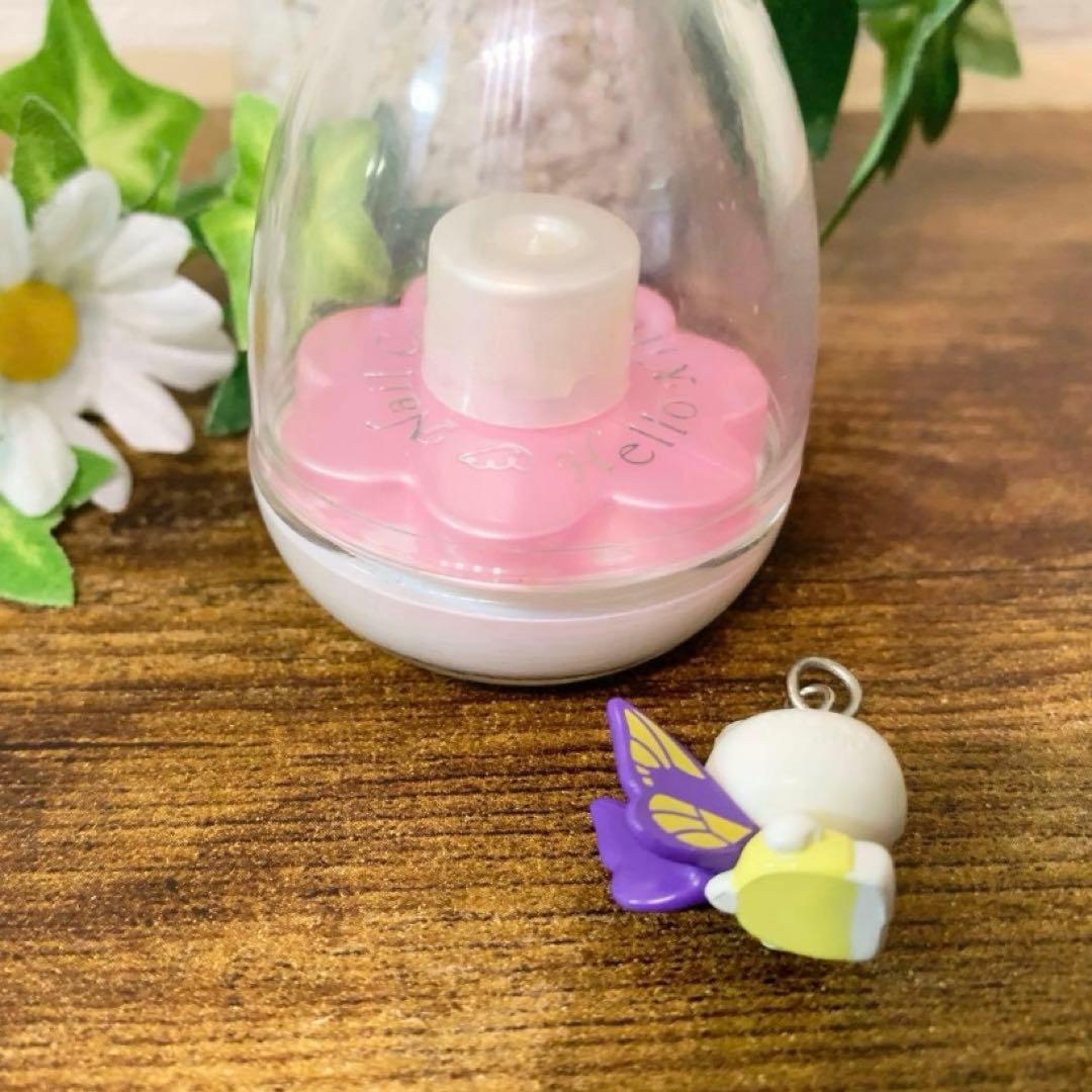 ⭐︎希少⭐︎ハローキティ ネイルカラー　コスメ　マニキュア　マスコット　蝶　当時物