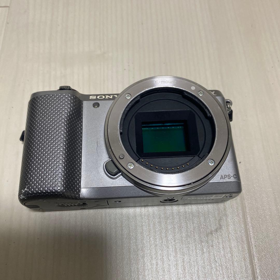 SONY α5000 シルバー ミラーレス一眼カメラ 本体（ボディのみ）