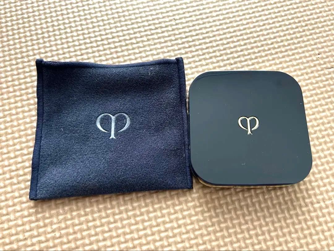 クレ・ド・ポーボーテ プードルコンパクトエサンシエルn フェイスパウダー