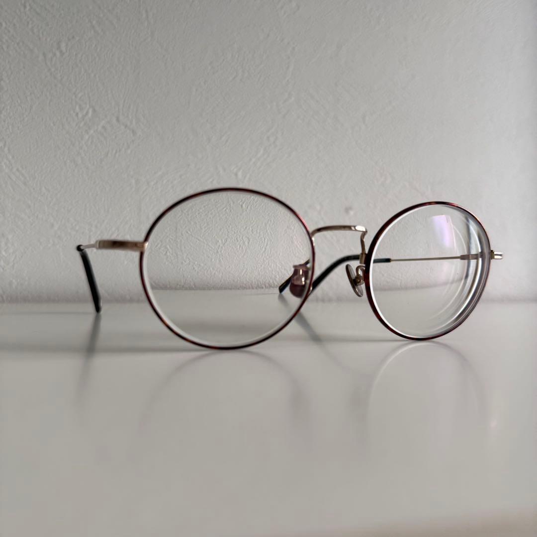 メモリーマテリアル メタルフレーム オーバル型メガネ