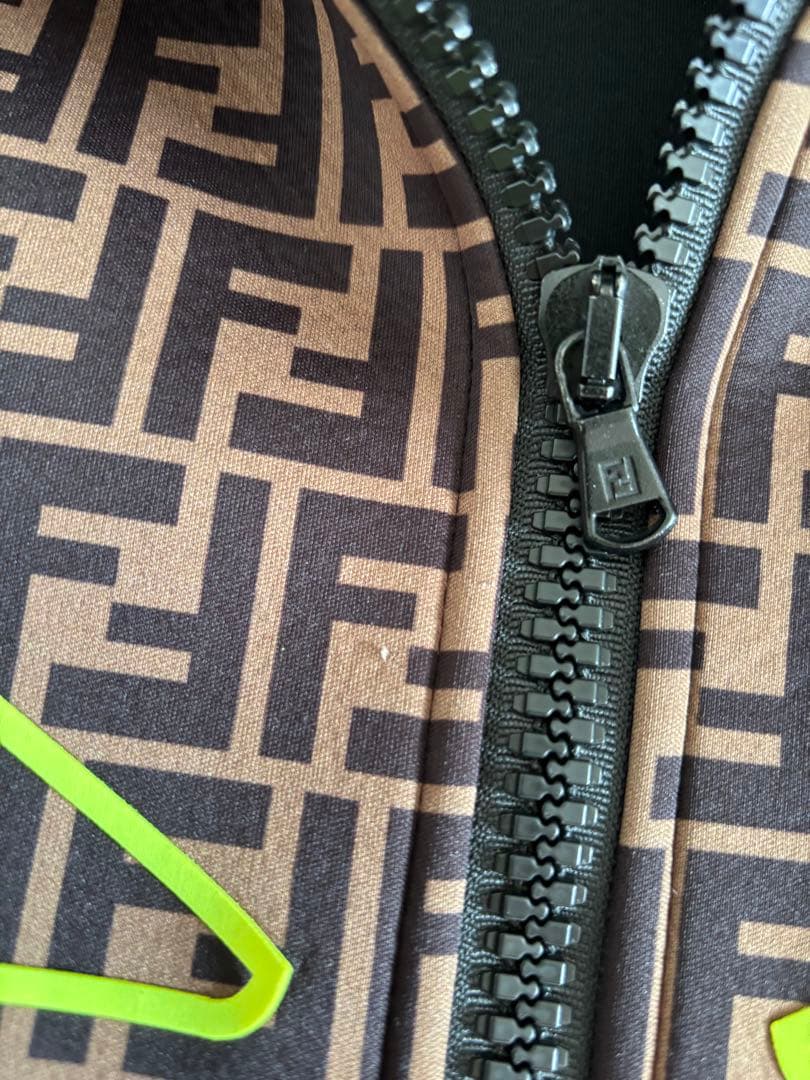 【美品】FENDI ズッカ柄パーカー モンスター キッズ12+サイズ