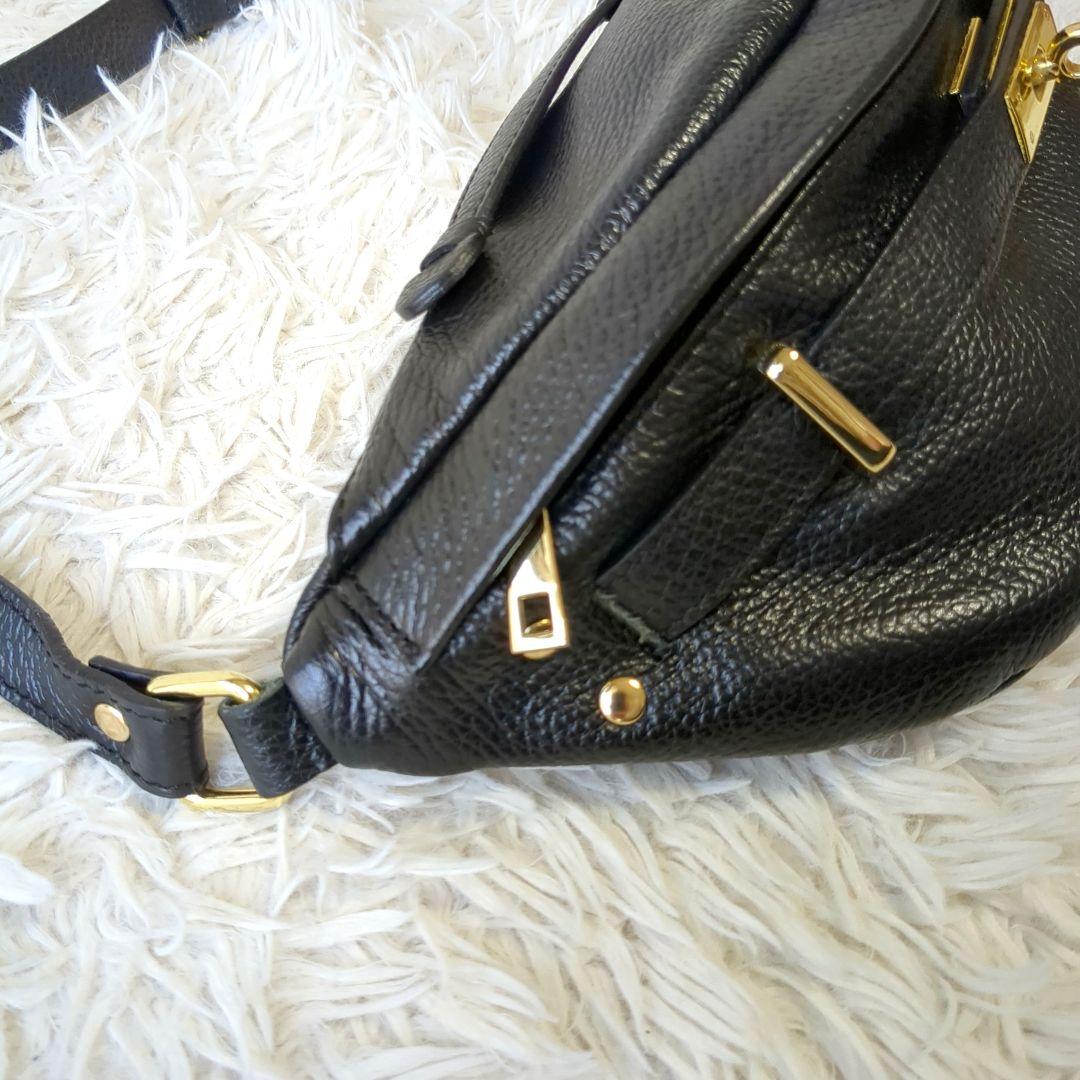【極美品】AULENTTI　ボディバッグ　ウエストバッグ　レザー　ブラック