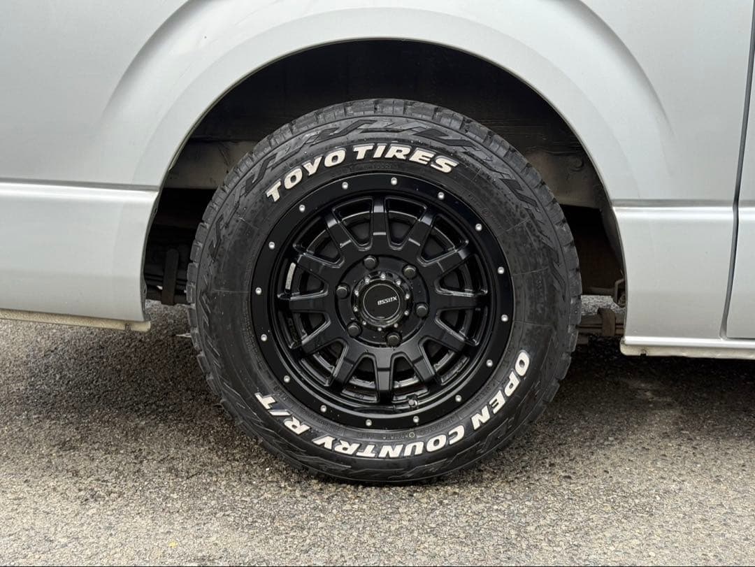 ハイエースホイール