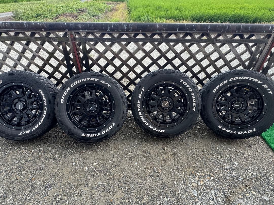 ハイエースホイール