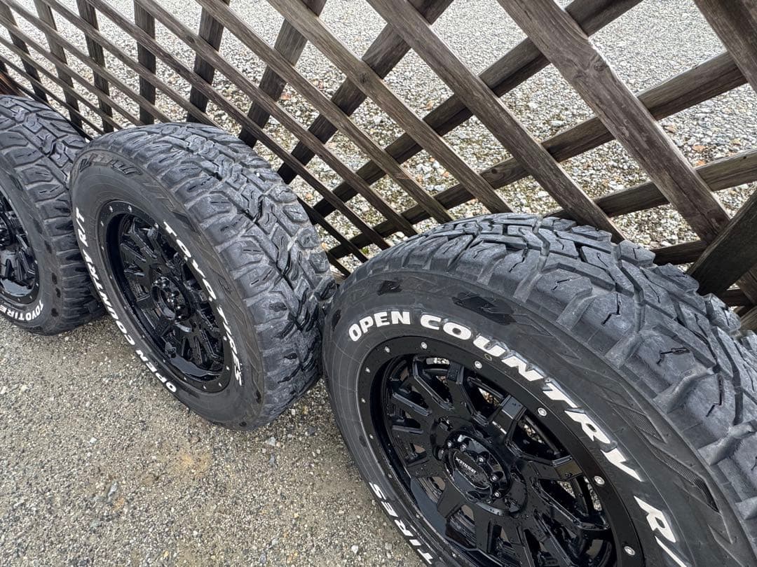 ハイエースホイール