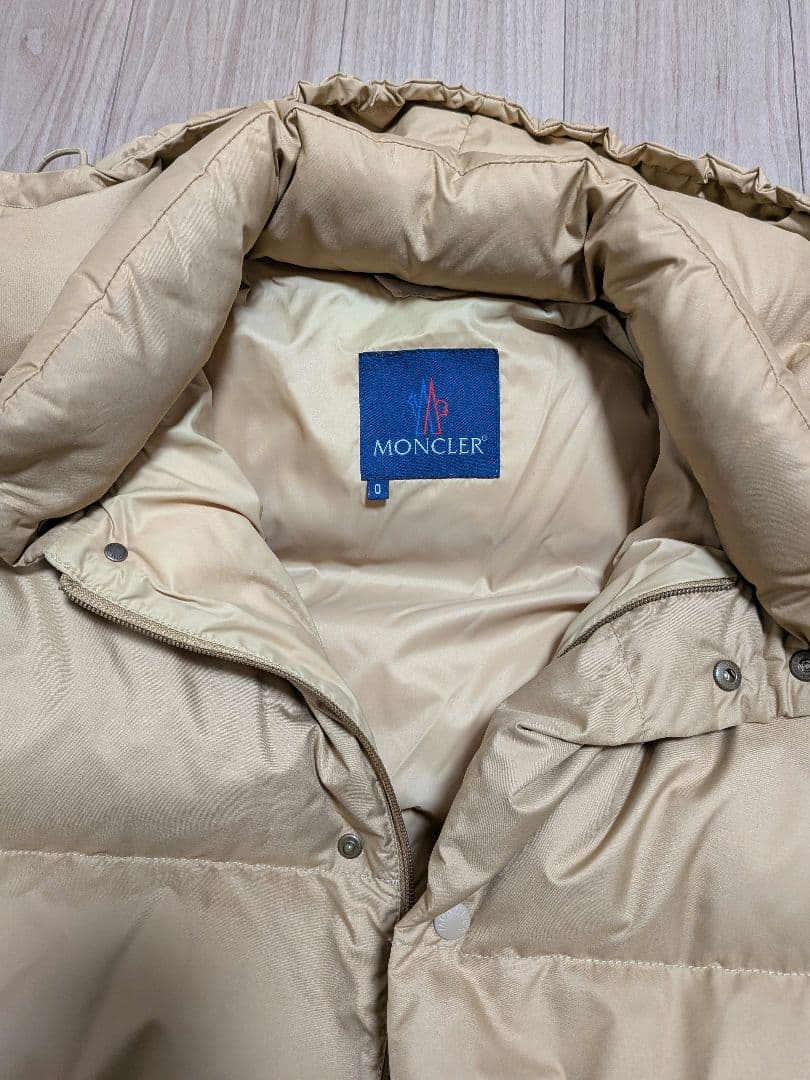 MONCLERモンクレールPARISパリス 青タグ