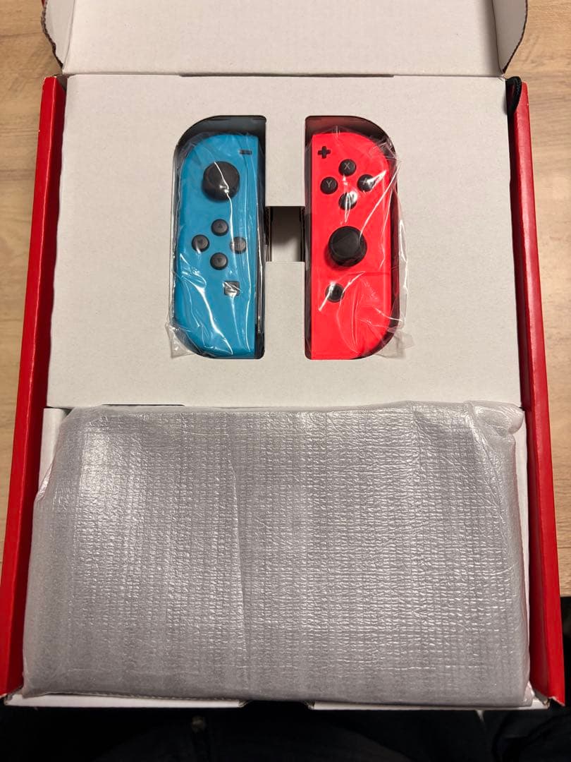 Nintendo Switch 本体 青/赤 バッテリー強化版6日夜発送