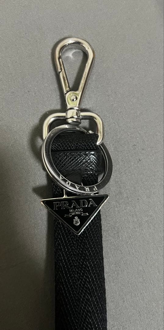 【値下げ可能】PRADA ブラックキーホルダー