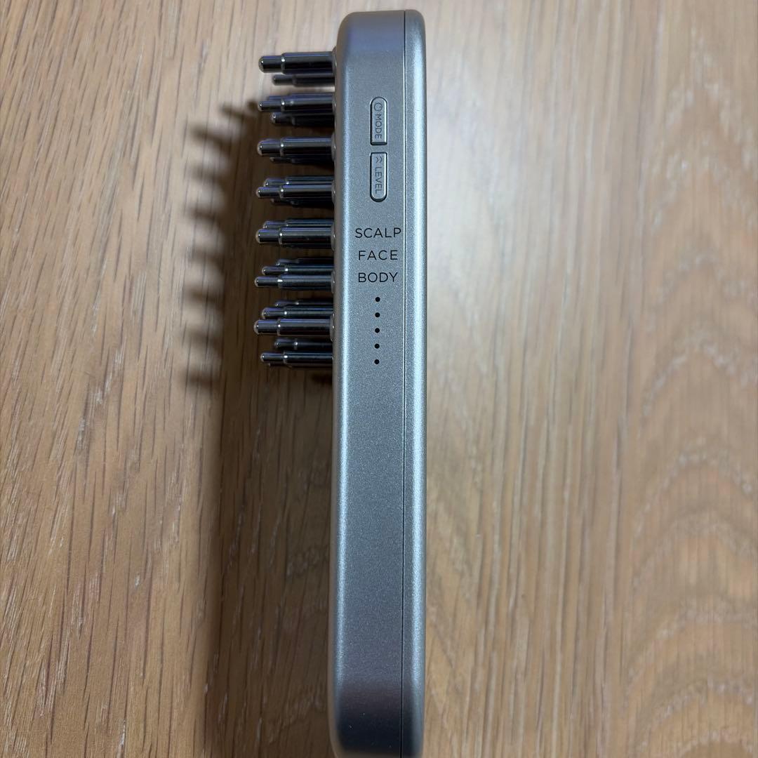 ‼️SALONIA ‼️スカルプブラシ シルバー　本体のみ