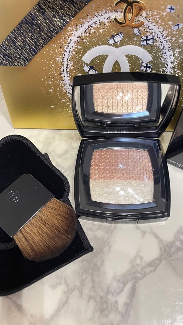 シャネル　フェイスパウダー　未使用　限定品 ホリデーラッピング付き