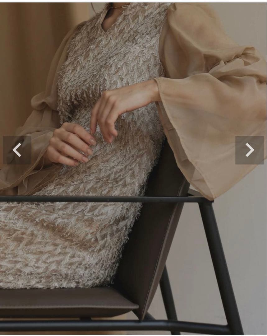 さるさん〈クリーニング済〉デザインスリーブシャギードレス　ベージュ