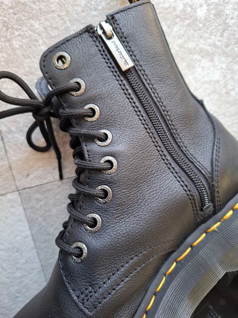 ドクターマーチン♡定番 黒 現行品 マーチンブーツ 24センチ