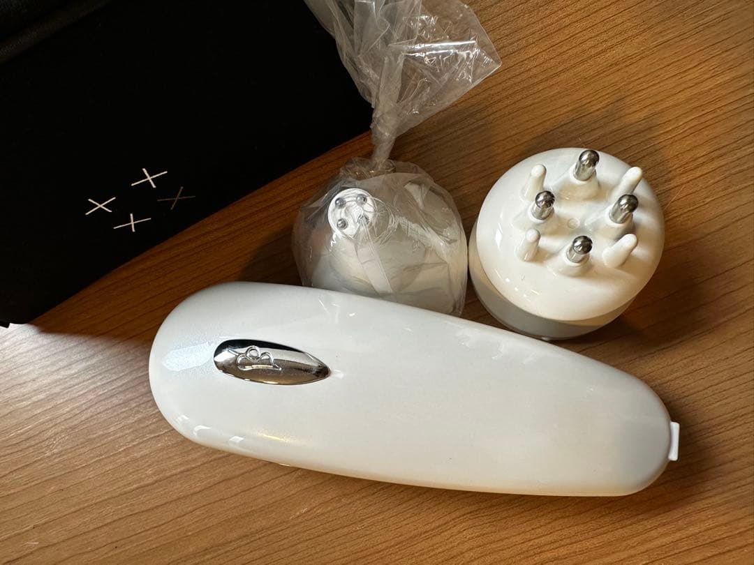 田中みなみもオススメ♪セルキュア　美顔器 ホワイト 交換用ヘッド付き