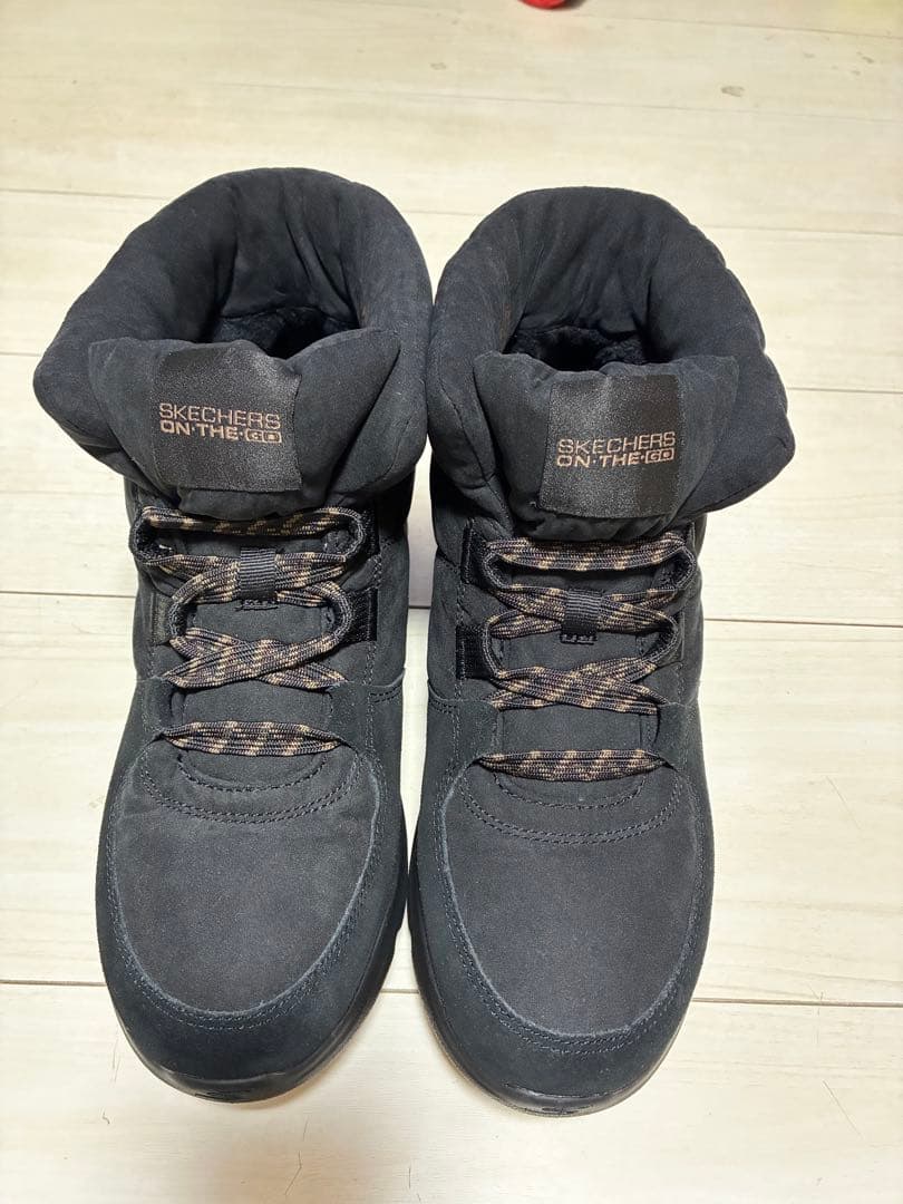 Skechers女性用ブーツ　Glacial Ultra Slip-ins