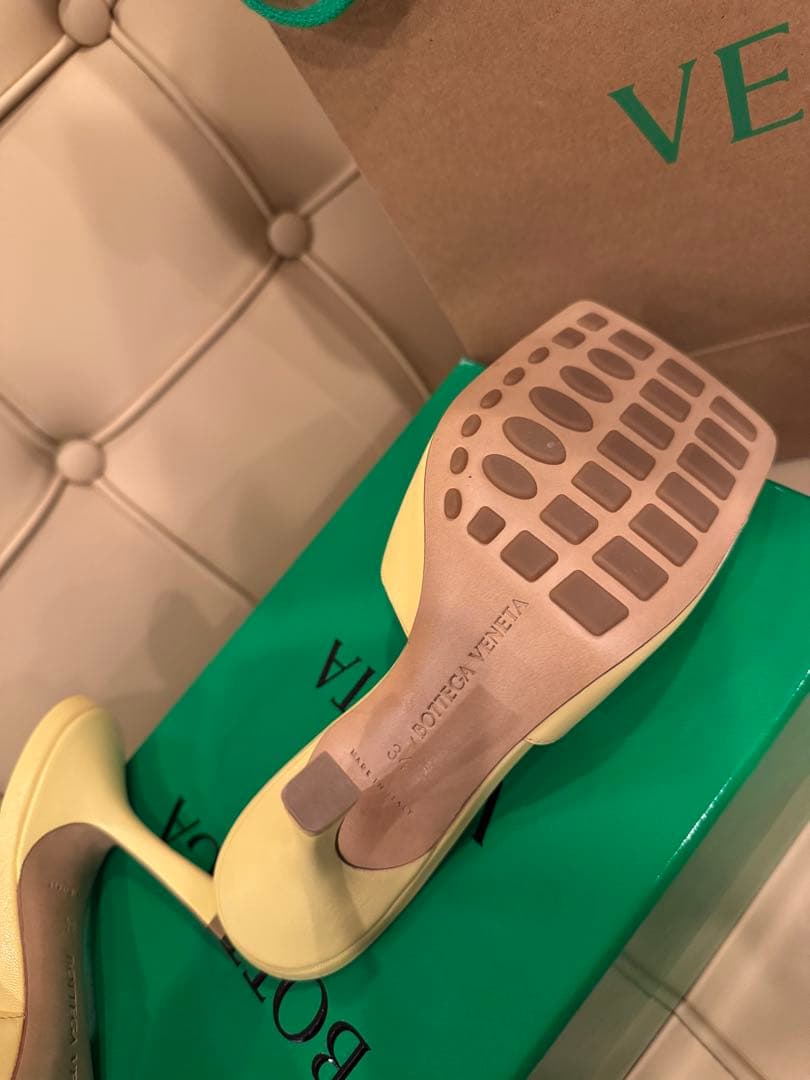 BOTTEGA VENETA イエローミュール