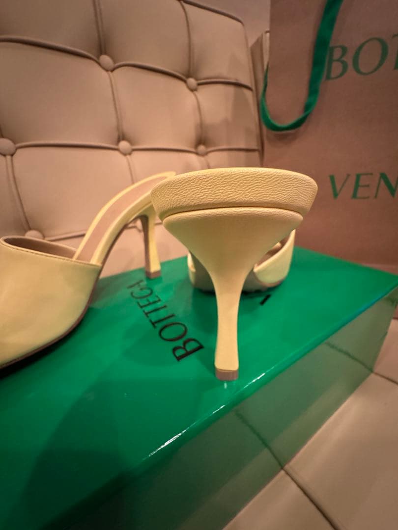 BOTTEGA VENETA イエローミュール