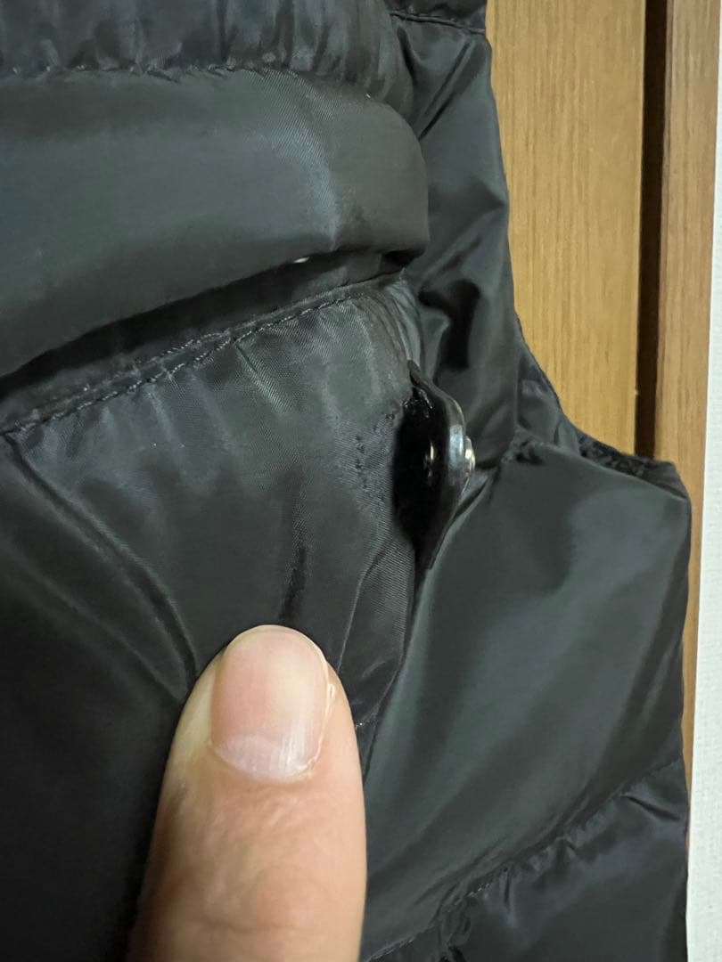 PRADA ブラック ダウンベスト