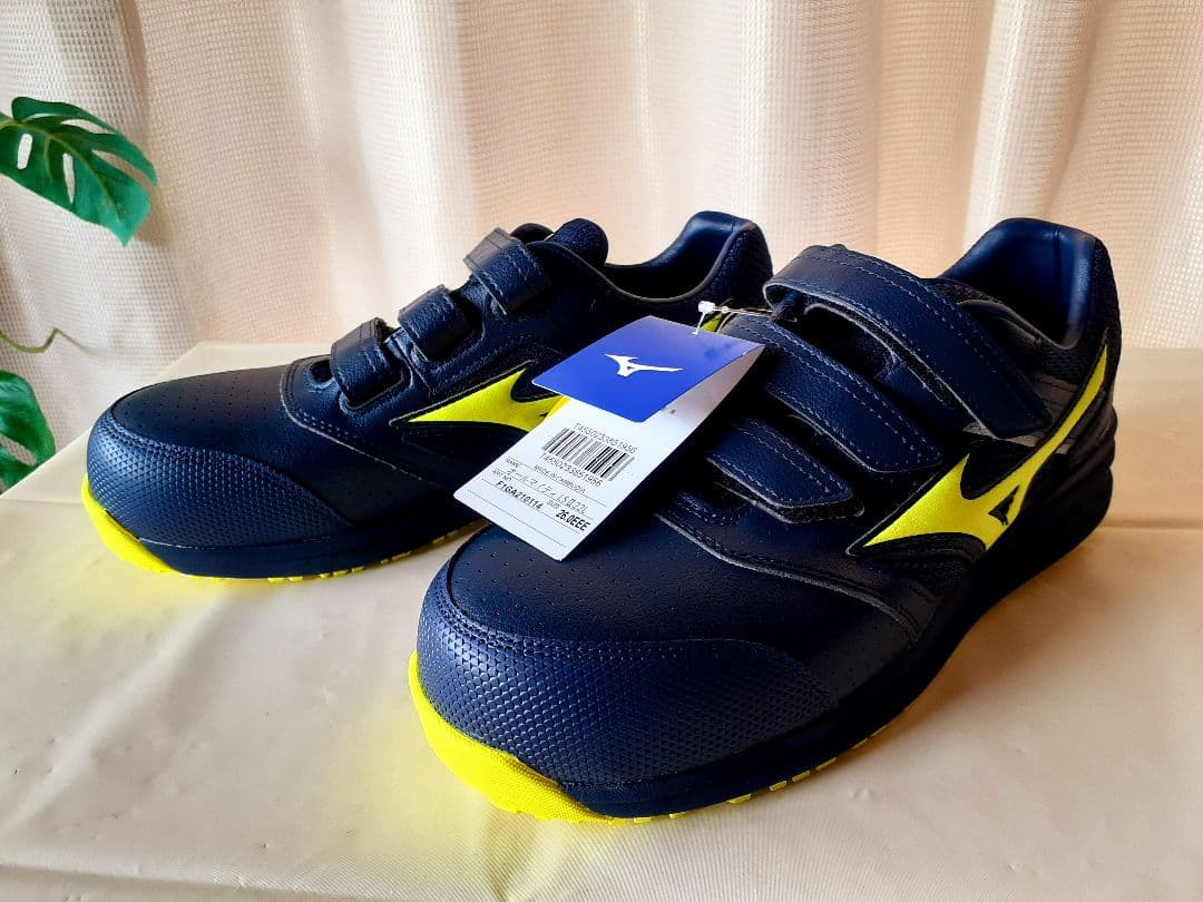 未使用タグ付き♪ ミズノ安全靴 ２６cmEEEネイビー×イエロー 人気カラー！