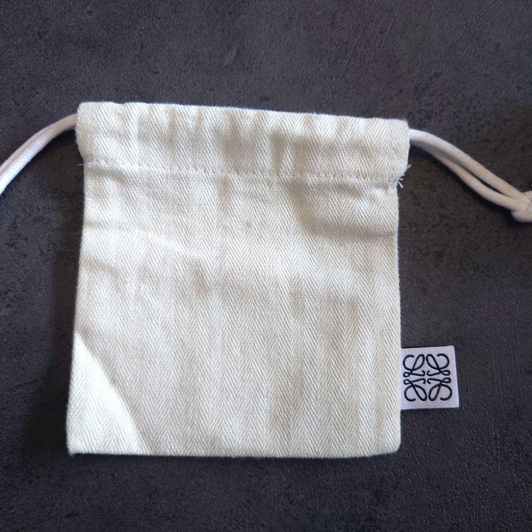 【新品未使用】LOEWE ブローチ ゴールド