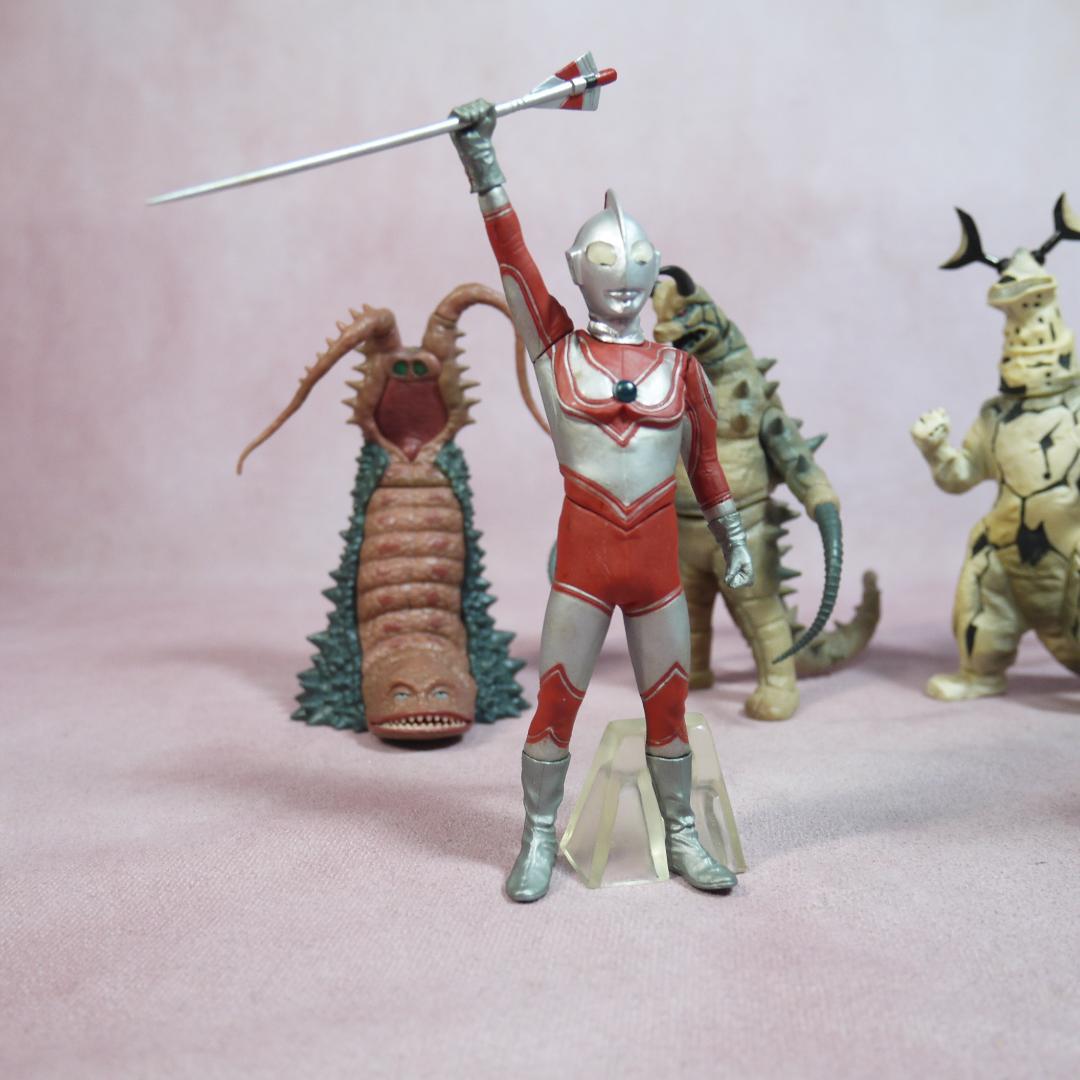 アルティメットモンスターズ　ソリッド　ウルトラマン　怪獣　6体