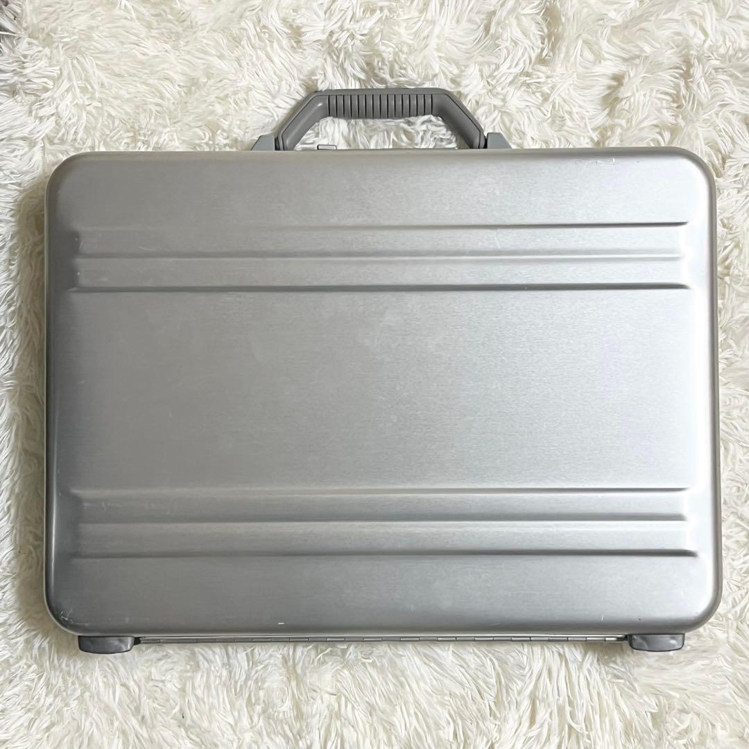 【良品】 アタッシュケース　ビジネスバッグ　 アルミ ゼロハリバートン