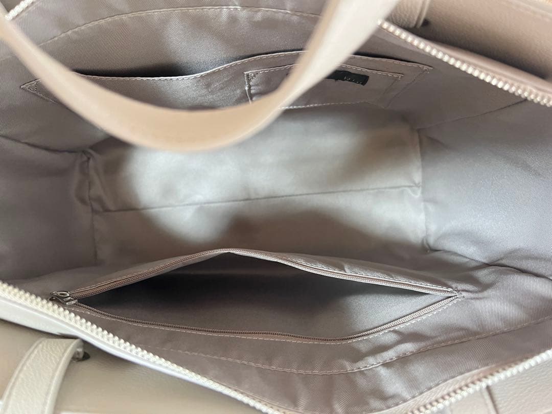 Riu Synthetic leather tote bag ベージュ