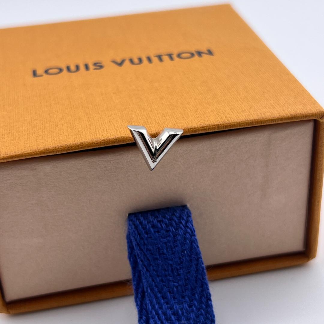 【美品】ルイヴィトン エセンシャルV ピアス シルバー スタッズ 片耳