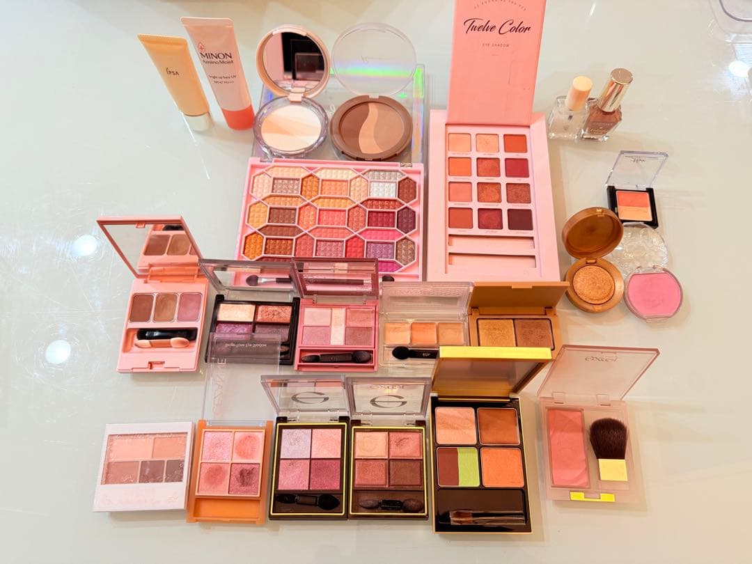 コスメまとめ　アイシャドウまとめ　プチプラまとめ　 ✨✨新品未使用多数あり✨✨