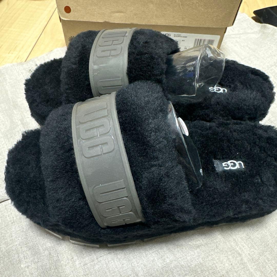 新品　UGG W FLUFFITA CLEAR レア　ムートンサンダル