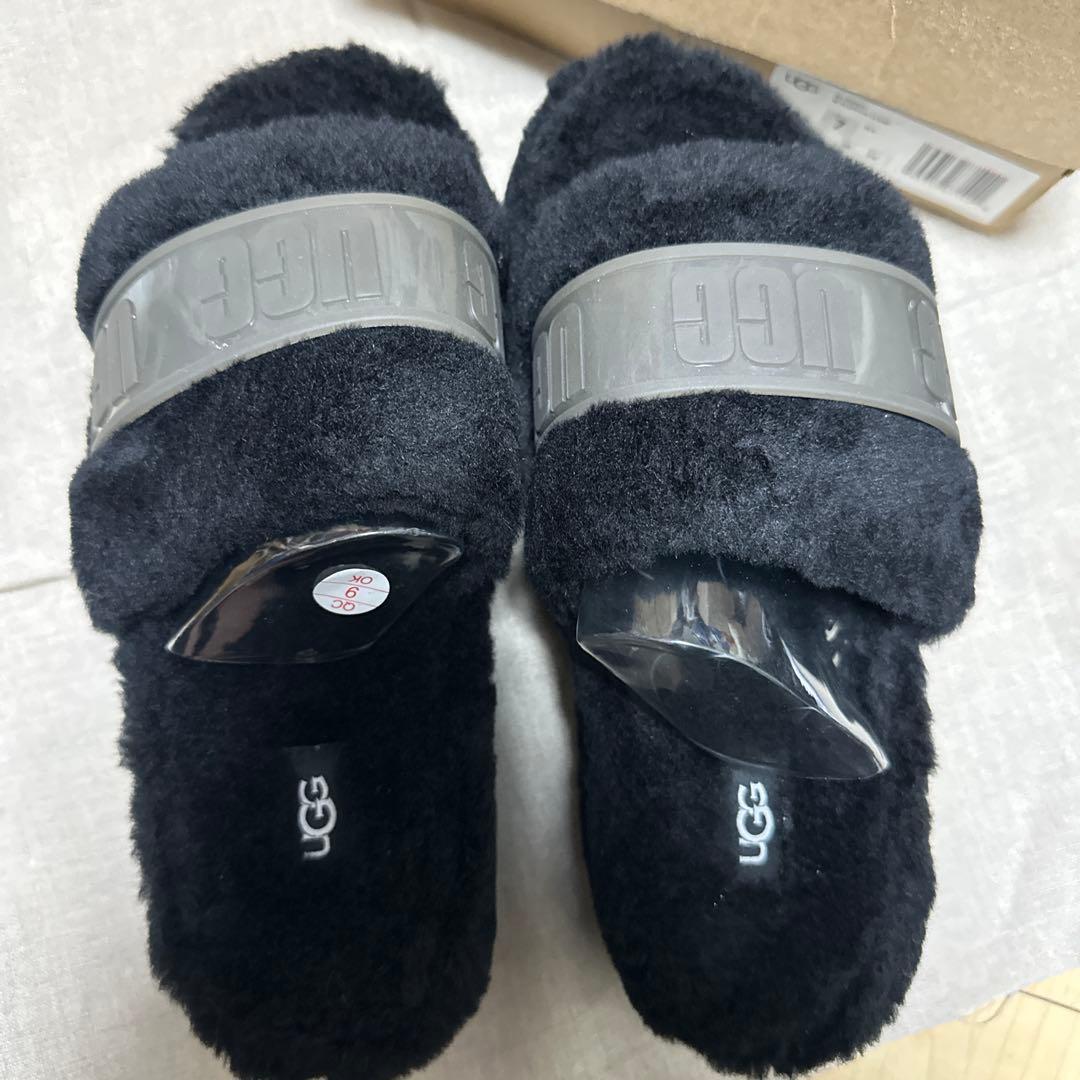 新品　UGG W FLUFFITA CLEAR レア　ムートンサンダル