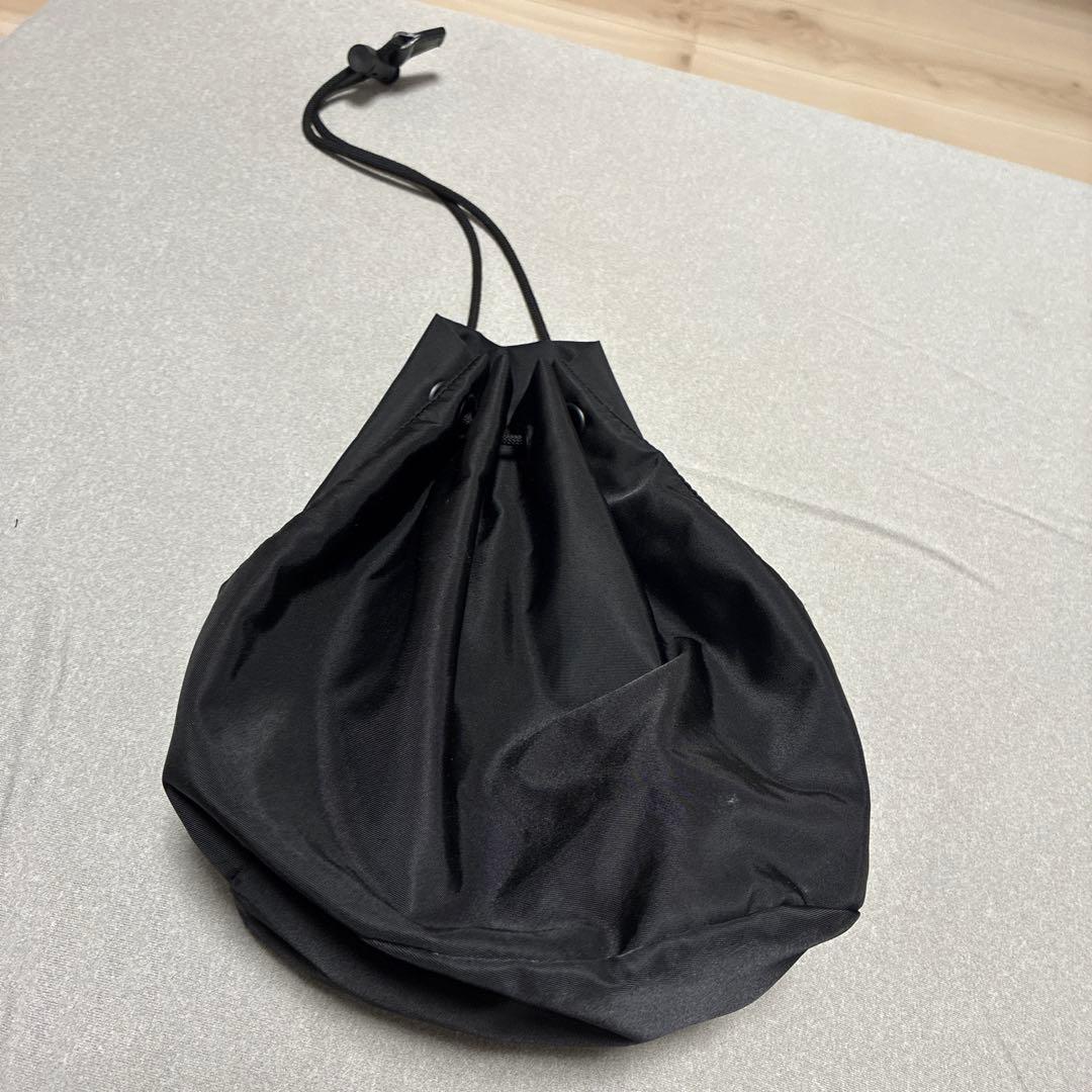 BURBERRY 黒 ナイロン ポンチョ