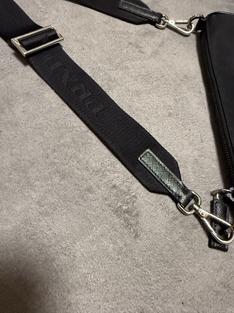 PRADA Re-Nylon xサフィアーノレザー ショルダーバッグ
