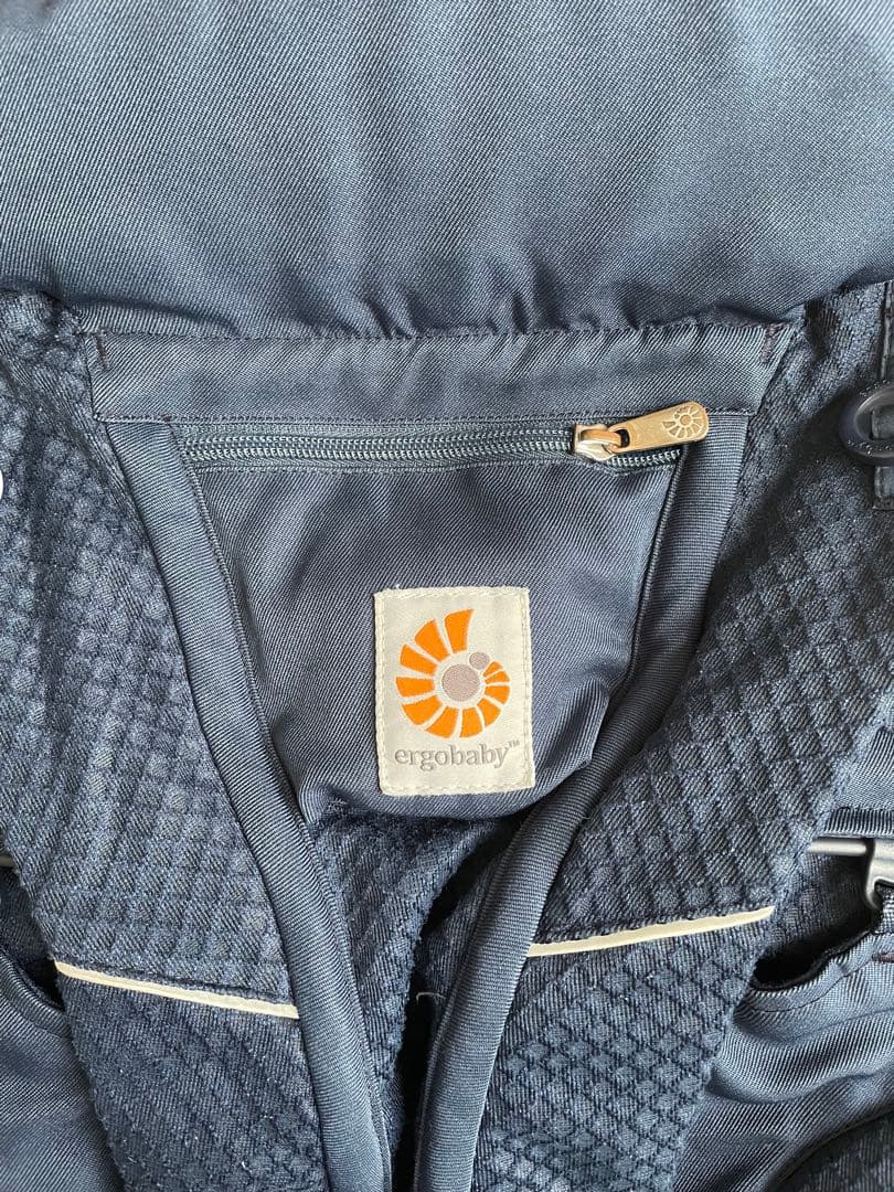 ergobaby ベビーキャリア　OMNI Breeze ネイビー