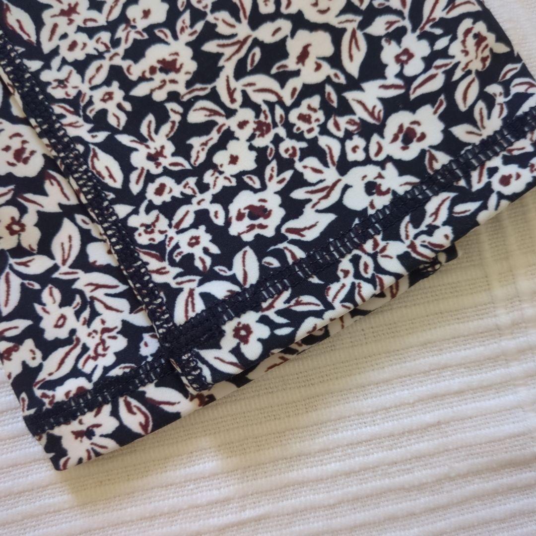 【極美品】週末価格　emmi yoga セットアップ　NAVY花柄　サイズ0