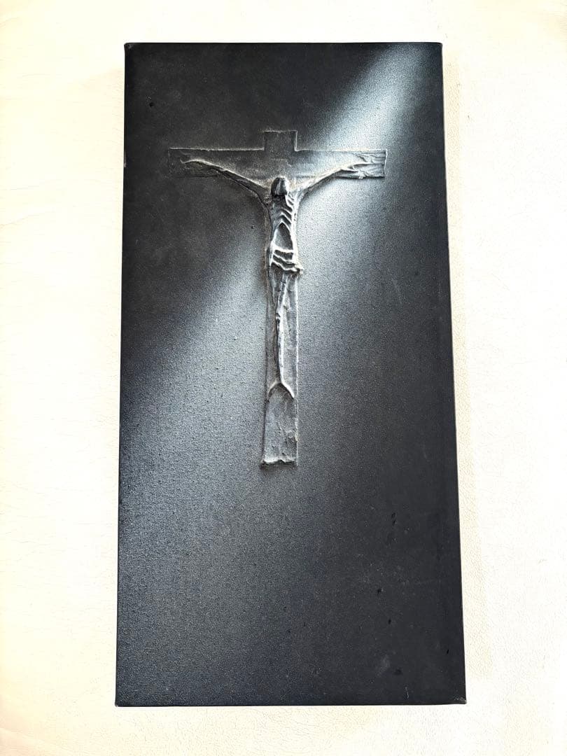 【至極のアート】イタリアヴェネツィアの芸術祭の熱狂を纏う 漆黒と光の芸術作品