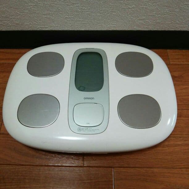 体重計 オムロン 体重体組成計（HBF-201)OMRON