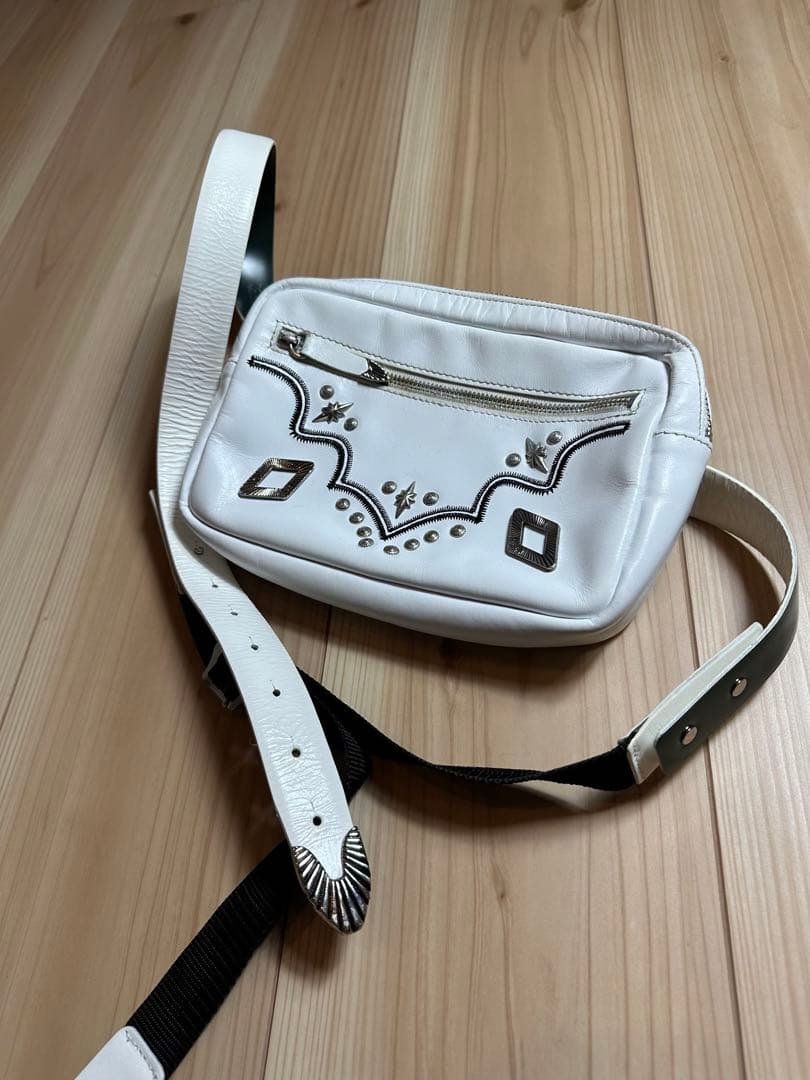 TOGA トーガプルラ　バッグ　ショルダーバッグ ボディバッグ　 スタッズ