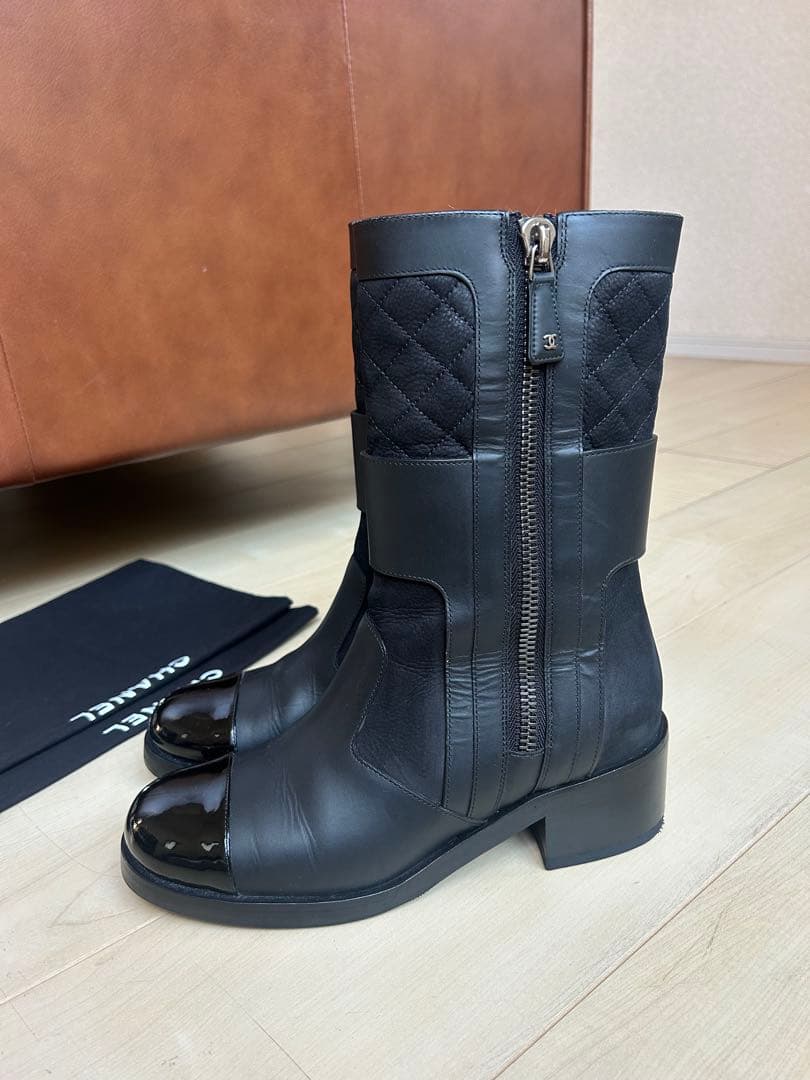 Chanel ブラック レザー ブーツ 38,5