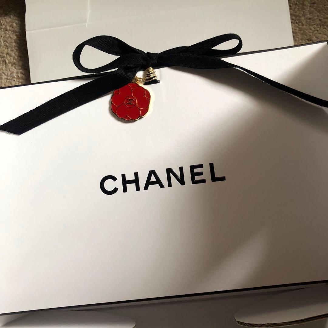 シャネル　レ キャトル オンブル 387 ユートピア リップ272ロザ